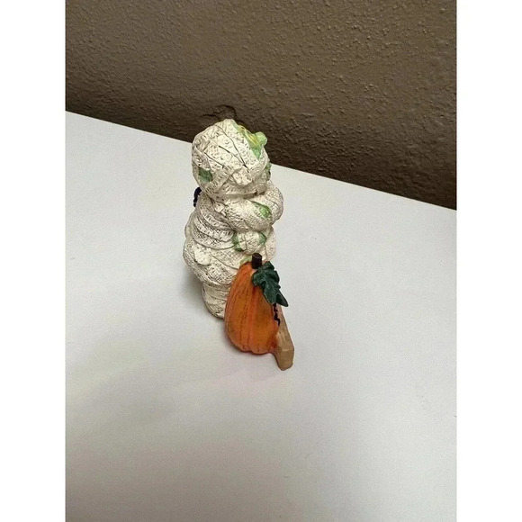 VINTAGE HALLOWEEN ZOMBIE MUMMY RESIN FIGURINE 2.75"H x 2"W BAT & PUMPKIN EUC - Picture 7 of 11